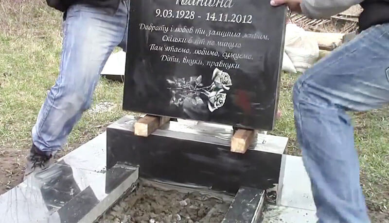 ustanovka-pamyatnikov