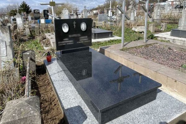 byudzhetnye-pamyatniki-na-dvoih-v-grodno